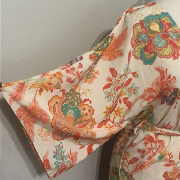 Natori colorful and floral short robe, size M. - Picture 6 of 9